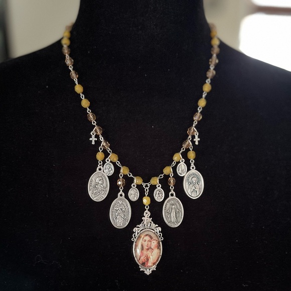 Mary & Jesus Vintage Image Medals Choker Citrine & Topaz Austrian Crystals - Picture 16 of 16